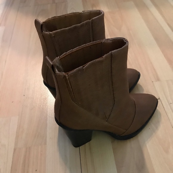 Ankle Boots - Picture 3 of 7